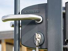 locinox-hidraulicni-zatvaraci-i-brave-za-kapije